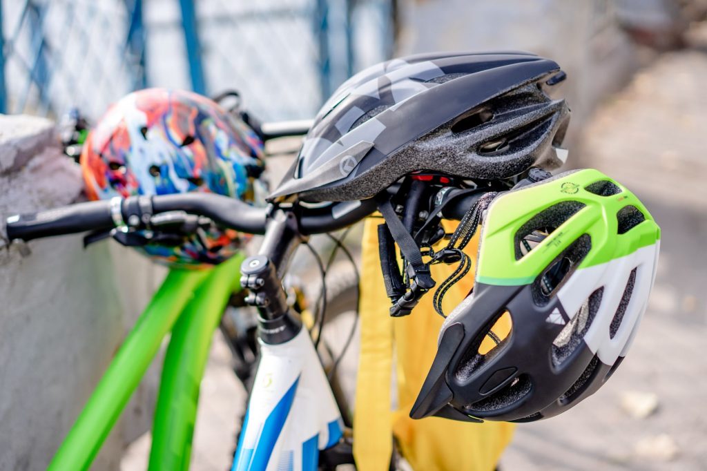 E-bike accessories: helmet, lights and locks